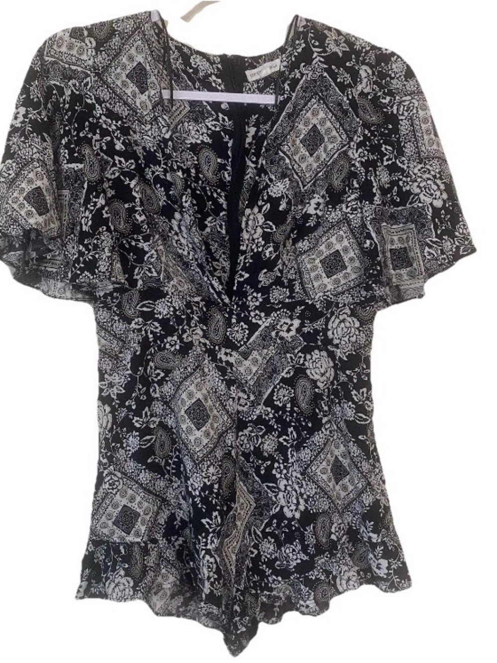 Cotton Candy LA  Women’s Romper Size S floral print Black/White